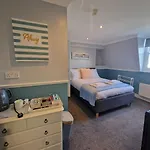 Bayliss Hall Guesthouse